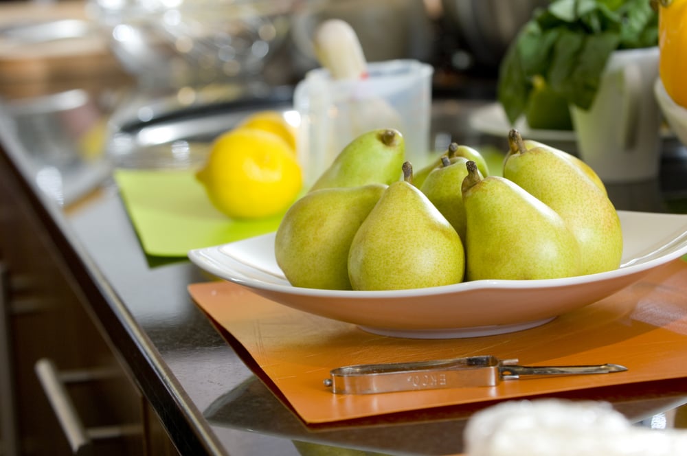 bowl of pears